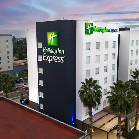 Holiday Inn Express Guadalajara Aeropuerto By Ihg Las Pintas Εξωτερικό φωτογραφία