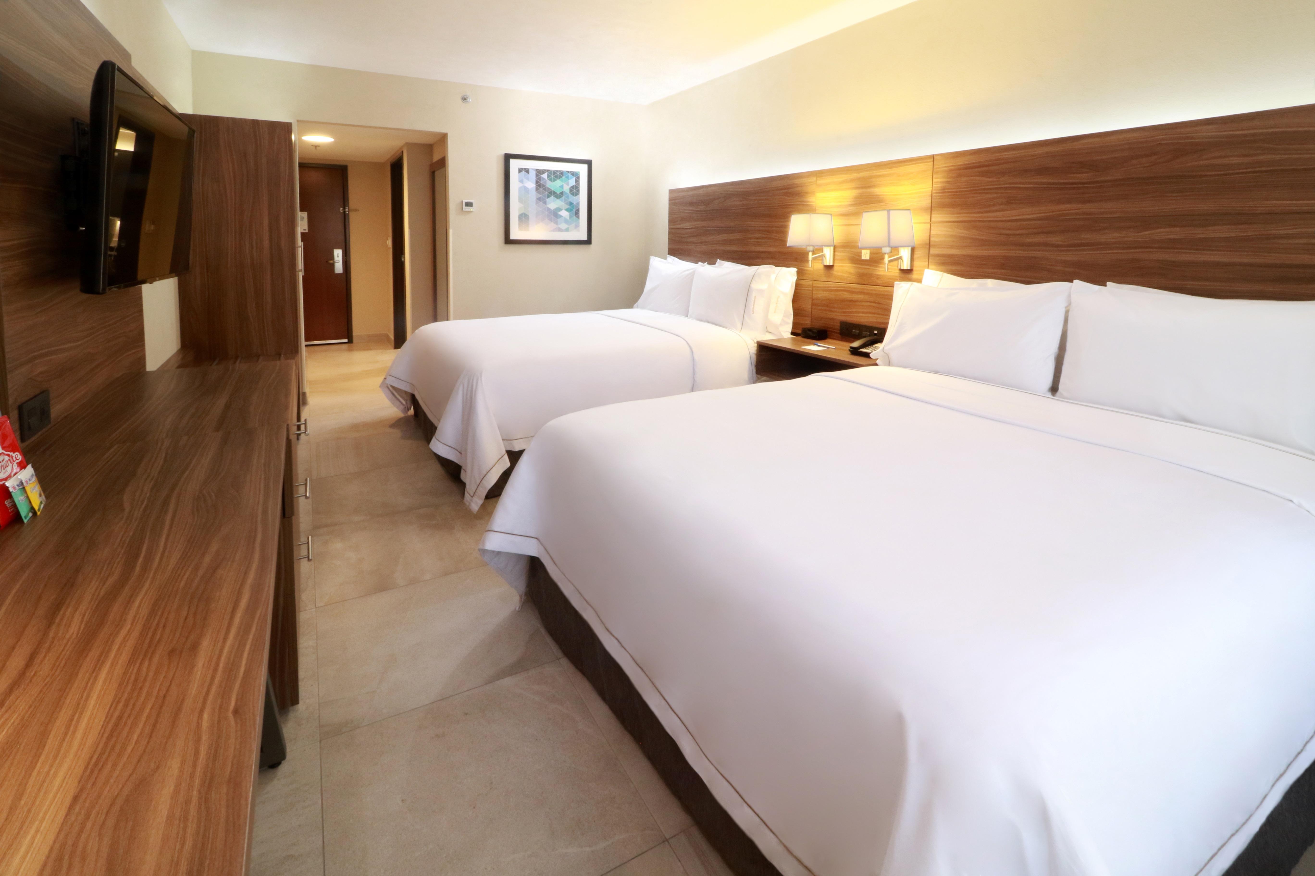 Holiday Inn Express Guadalajara Aeropuerto By Ihg Las Pintas Εξωτερικό φωτογραφία