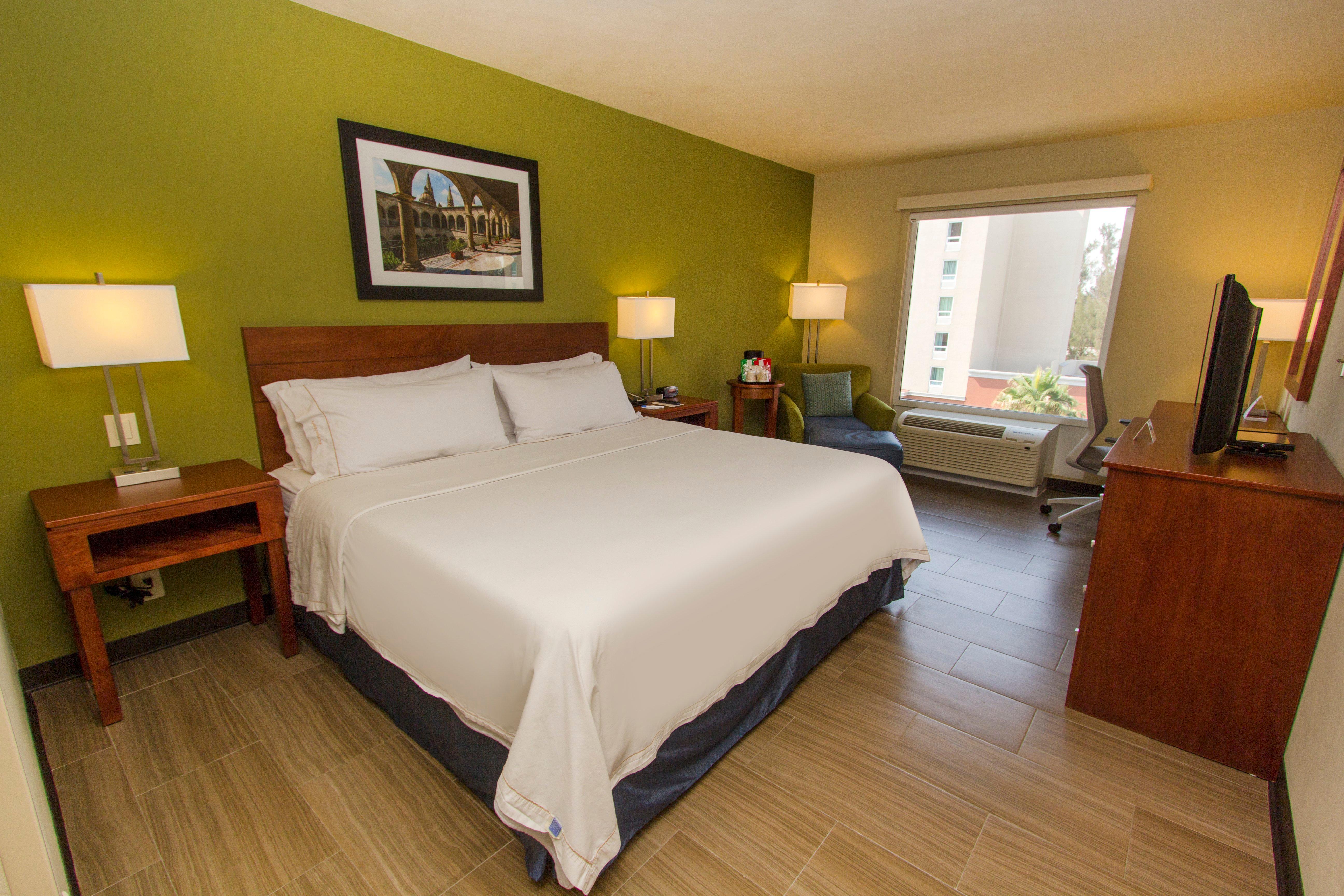 Holiday Inn Express Guadalajara Aeropuerto By Ihg Las Pintas Εξωτερικό φωτογραφία