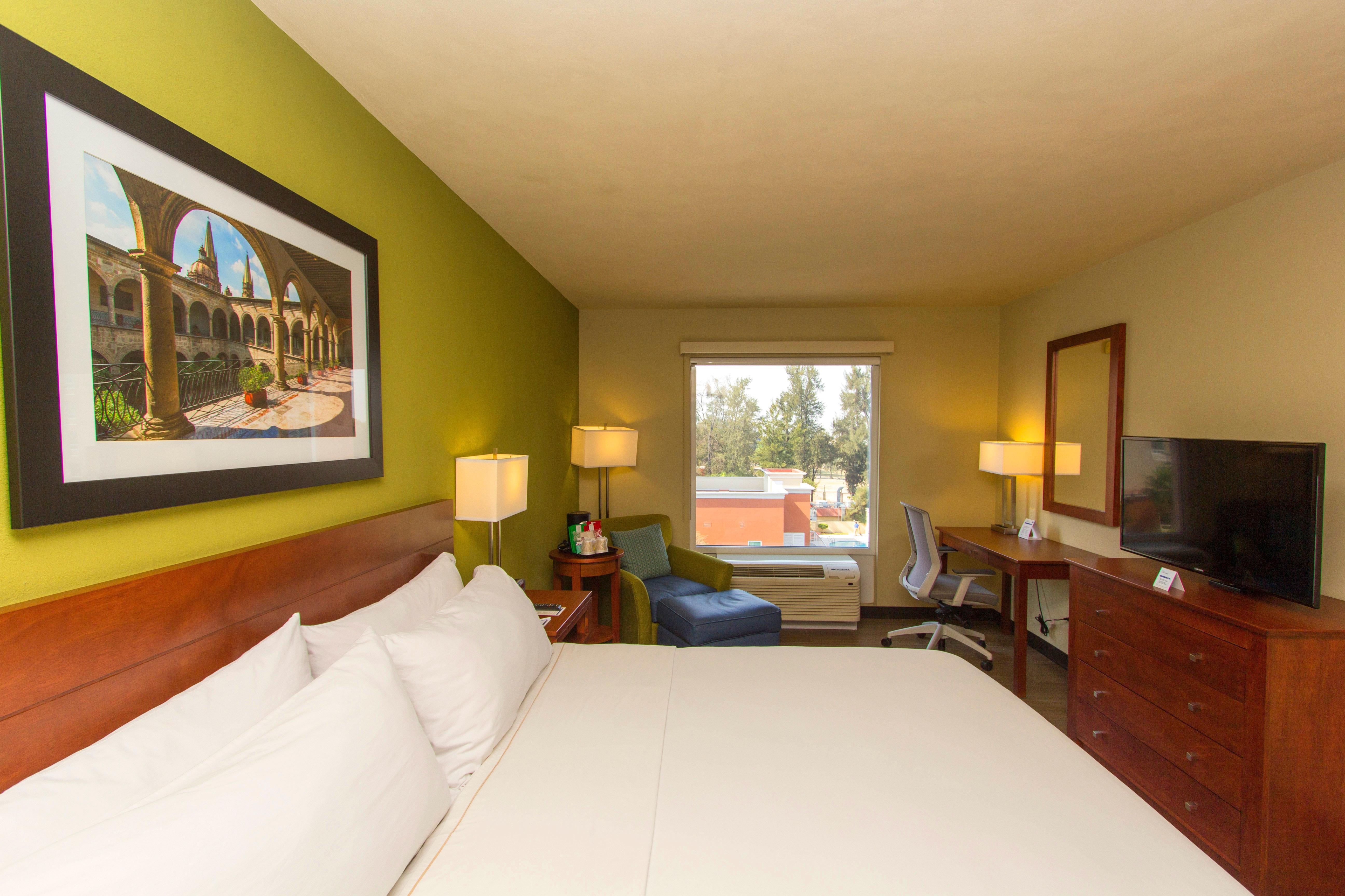 Holiday Inn Express Guadalajara Aeropuerto By Ihg Las Pintas Εξωτερικό φωτογραφία