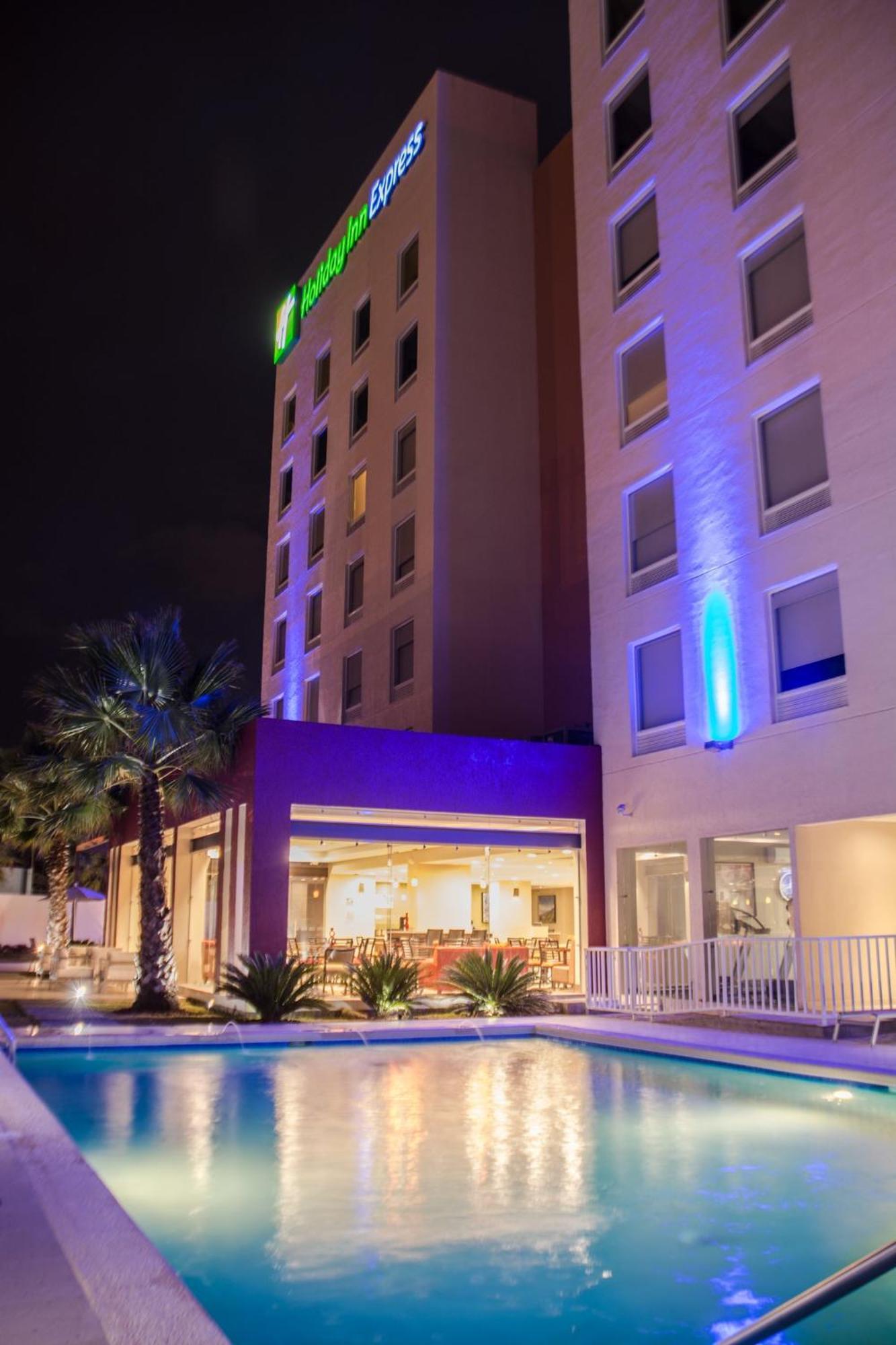 Holiday Inn Express Guadalajara Aeropuerto By Ihg Las Pintas Εξωτερικό φωτογραφία