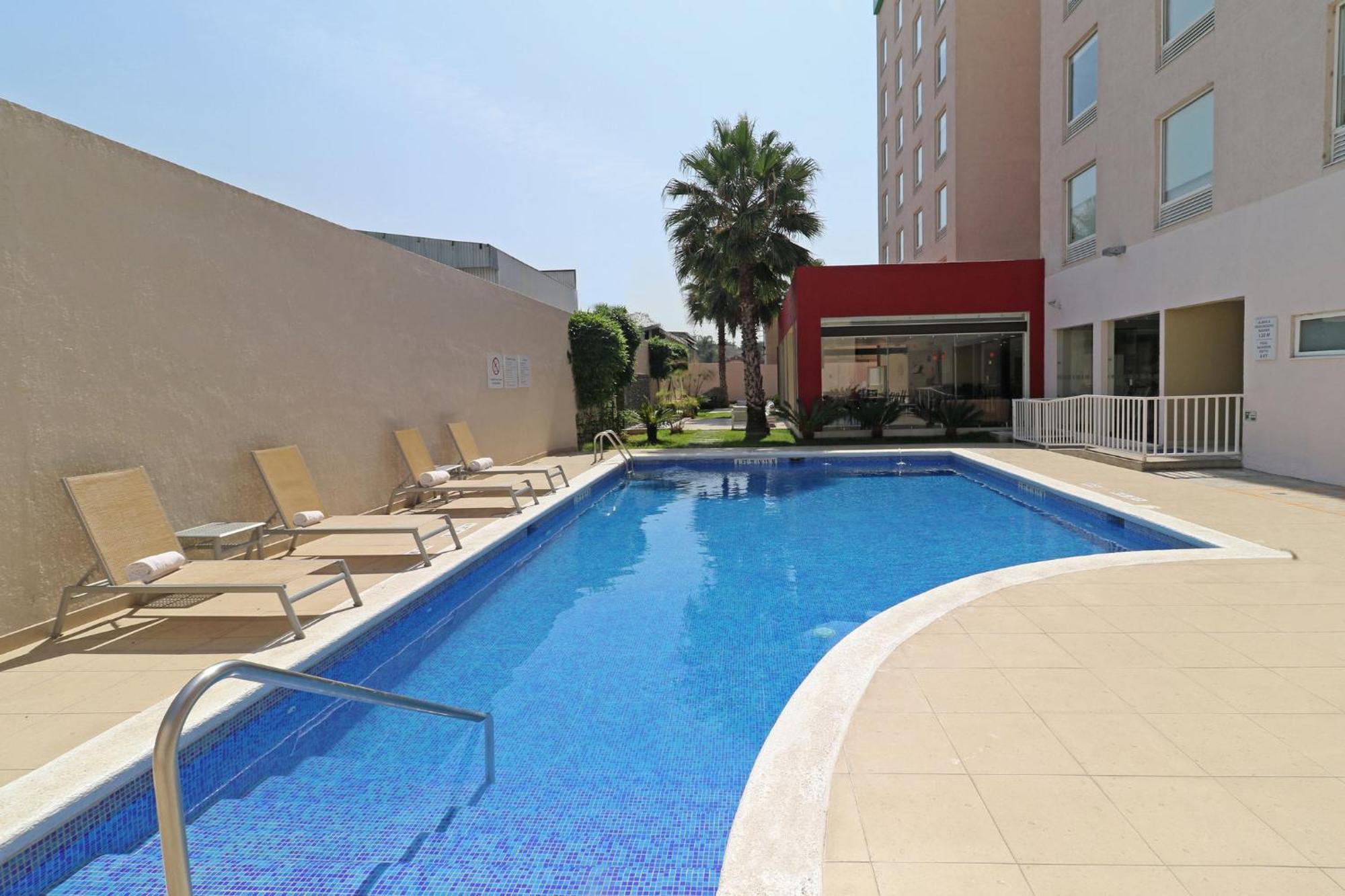 Holiday Inn Express Guadalajara Aeropuerto By Ihg Las Pintas Εξωτερικό φωτογραφία