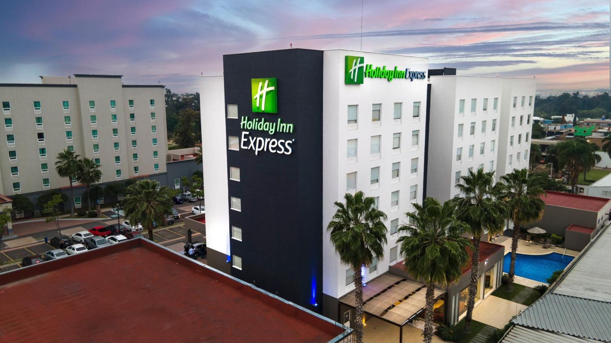 Holiday Inn Express Guadalajara Aeropuerto By Ihg Las Pintas Εξωτερικό φωτογραφία