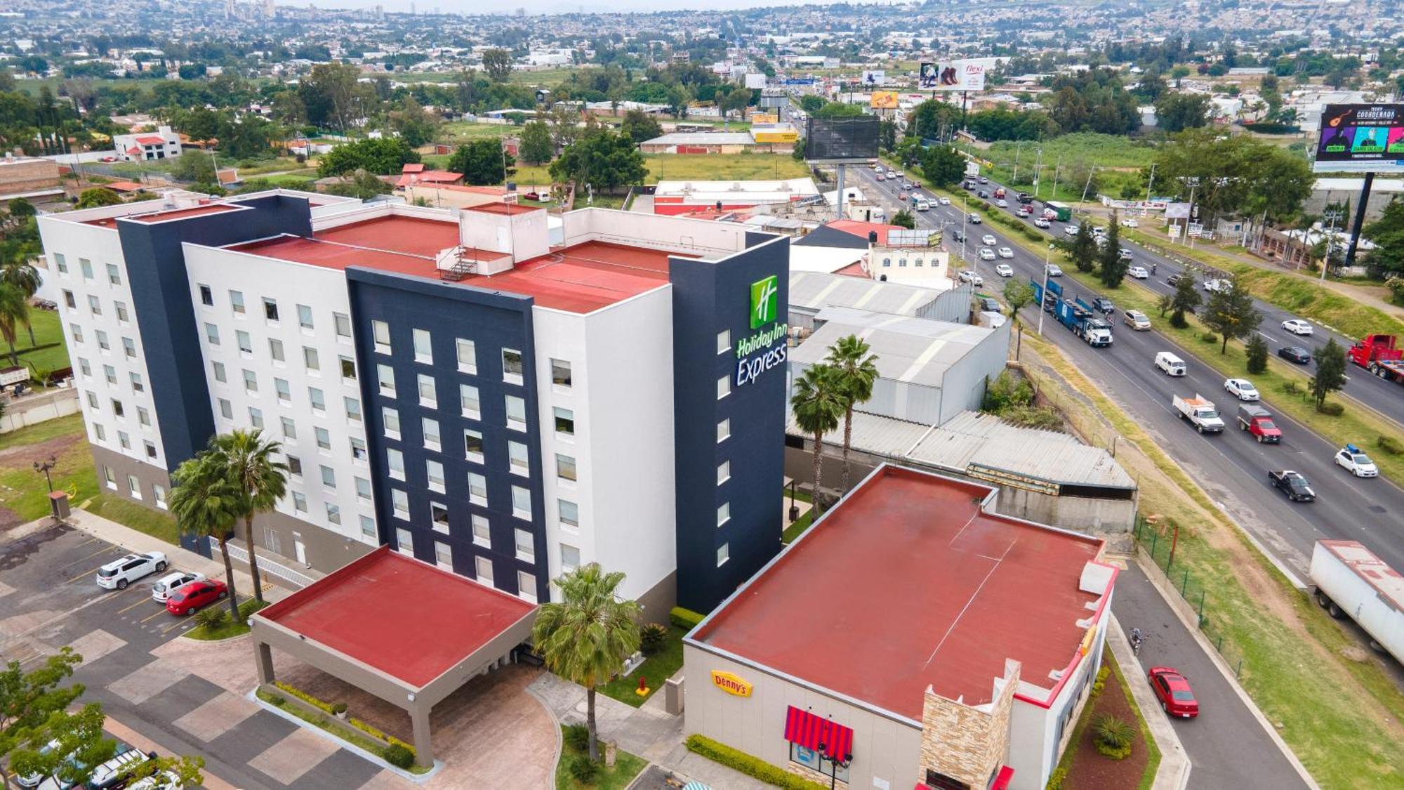 Holiday Inn Express Guadalajara Aeropuerto By Ihg Las Pintas Εξωτερικό φωτογραφία