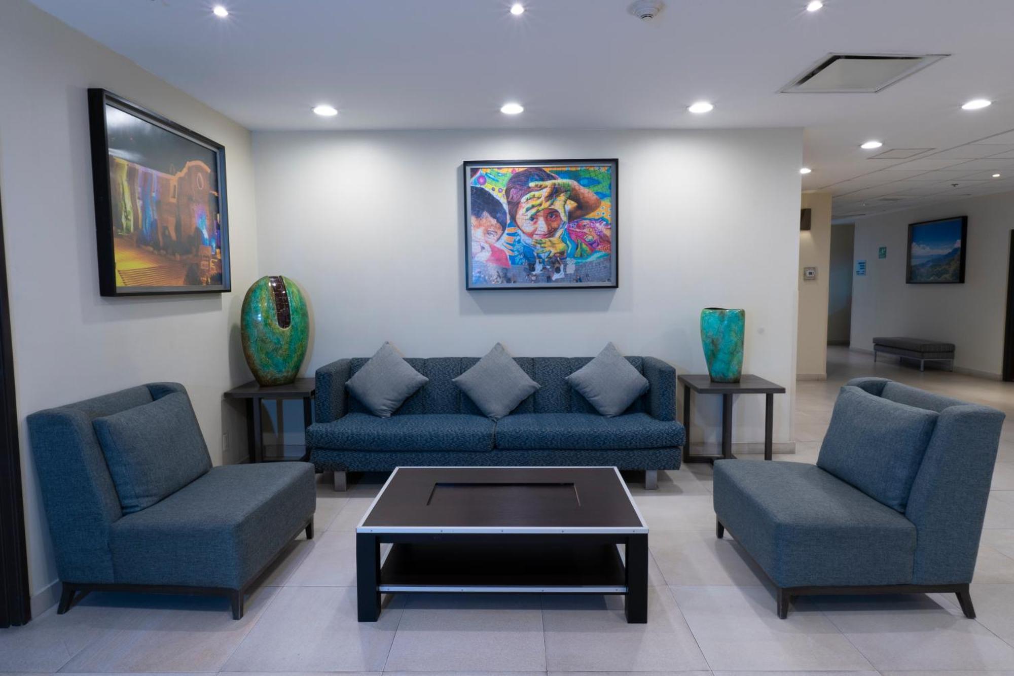 Holiday Inn Express Guadalajara Aeropuerto By Ihg Las Pintas Εξωτερικό φωτογραφία